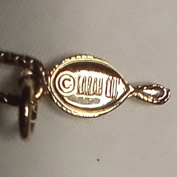 VINTAGE GOLD TONE SARAH COVENTRY NECKLACE - Picture 2 of 5